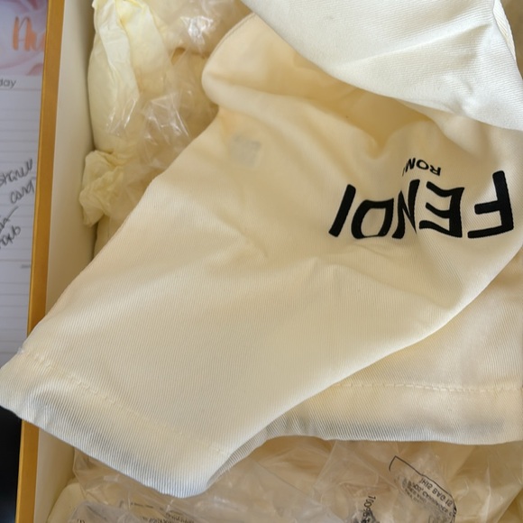 Fendi pump worn one time only! - Picture 9 of 10